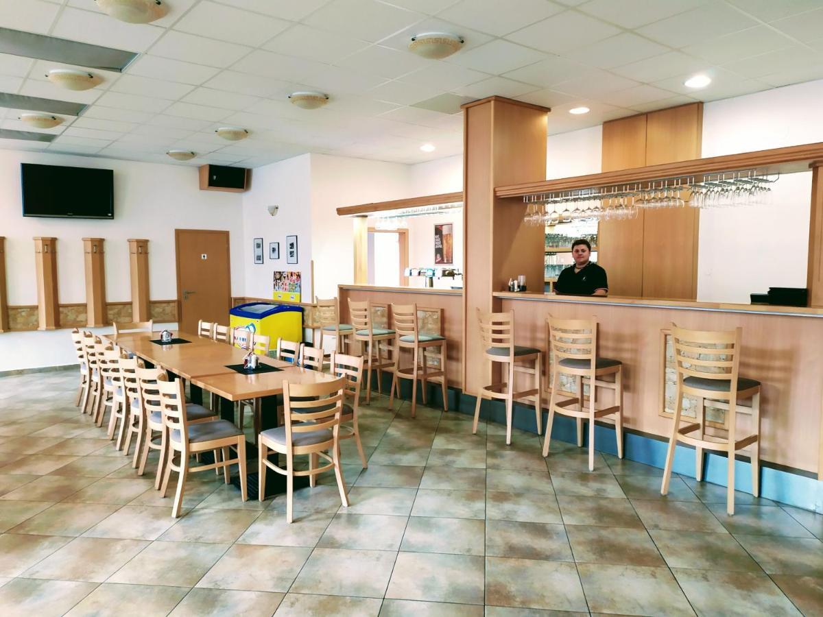 Hotel Berounka Liblín Buitenkant foto